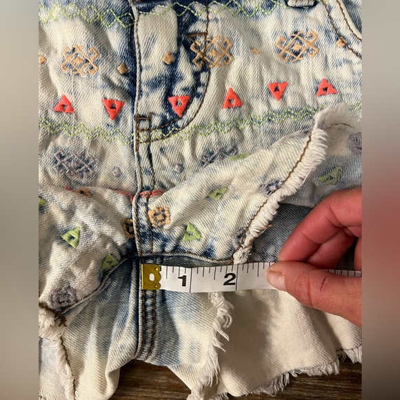 Mossimo Embellished Shorty Short - Picture 4 of 4